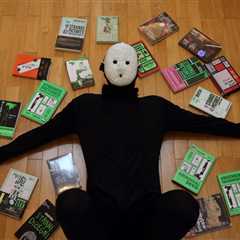 Uketsu’s ‘Strange Pictures’ Shortlisted for Waterstones’ 2025 Book of the Year