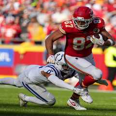 Travis Kelce touchdown wiped out after controversial call on Chiefs