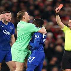 Everton player ejected with red card for hitting own teammate
