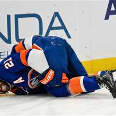 Kyle Palmieri out for season with torn ACL in crushing Islanders injury blow