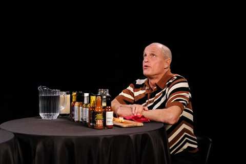 Woody Harrelson Recalls Improvising ‘Larry Flynt’ Line About a Female Rocker Knowing Courtney Love..