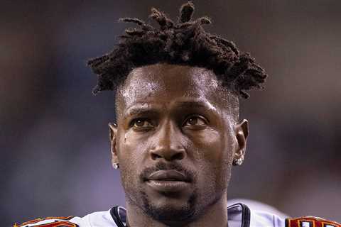 Antonio Brown In Custody For Attempted Murder, Extradited From Dubai To U.S.