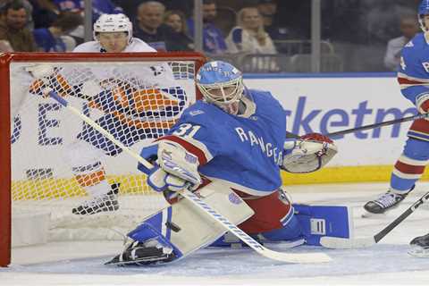 Islanders add to Rangers’ brutal home woes with shutout win in Battle of New York