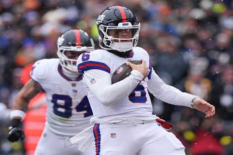 Jaxson Dart leaves Giants game in fourth quarter with concussion