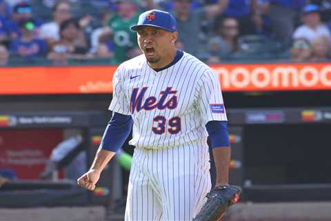 Edwin Diaz believes it’s a ‘50-50′ shot that he will return to Mets