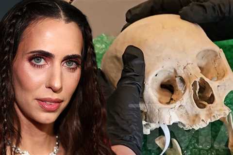 'H3 Podcast's Hila Klein Says She Was Sent Human Skulls as Threat, CPS Called