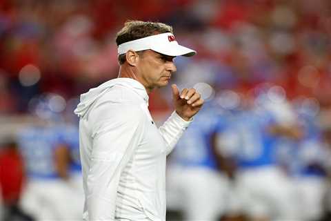 Ole Miss hands Lane Kiffin ‘ultimatum’ on coaching decision as LSU and Florida rumors swirl