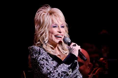 Dolly Parton Apologizes For Missing IAAPA Dollywood Hall of Fame Induction Amid Health Challenges:..