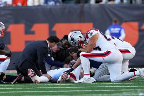 Mike Vrabel offers troubling Will Campbell update after Patriots rookie carted off with knee injury