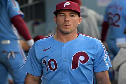 Red Sox interested in J.T. Realmuto as free agency heats up