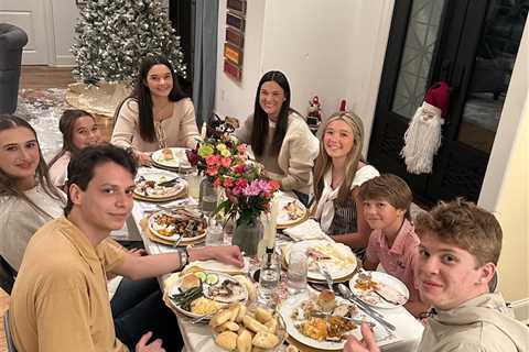 Lane Kiffin gives peek at Thanksgiving celebrations in new pic as Ole Miss decision looms