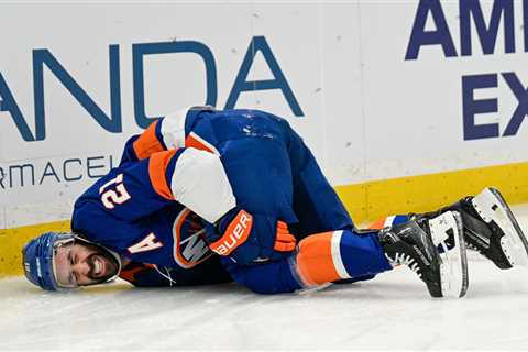 Kyle Palmieri out for season with torn ACL in crushing Islanders injury blow