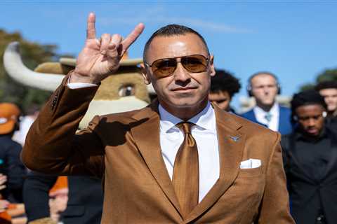 Steve Sarkisian claims three-loss Longhorns are ‘absolutely a playoff team’