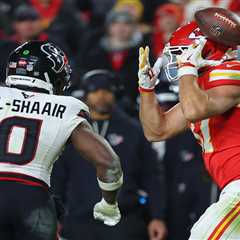 Travis Kelce looks gutted on sideline after costly drop in Chiefs loss