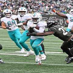 Aaron Glenn laments Jets’ ‘BS’ rushing defense after Dolphins erupt for 239 yards
