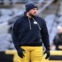 T.J. Watt hospitalized with lung issue suffered during Steelers treatment