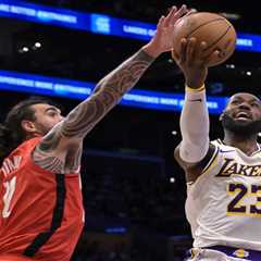 LeBron James rebuffs media again as slumping Lakers face ‘uncomfortable’ truth
