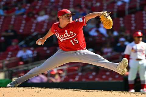 Emilio Pagan re-signing with Reds on two-year, $20 million contract