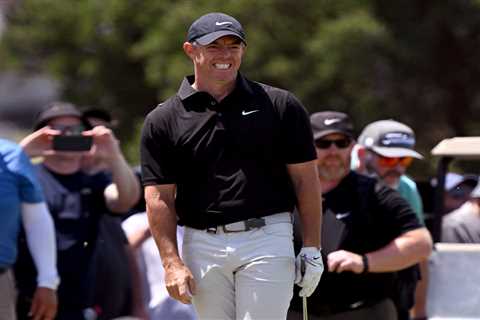 Rory McIlroy completely whiffs on shot in embarrassing Australian Open moment