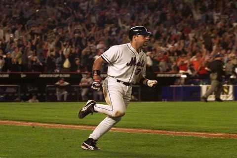 Mike Piazza’s iconic post-9/11 home run gave us more than sports back