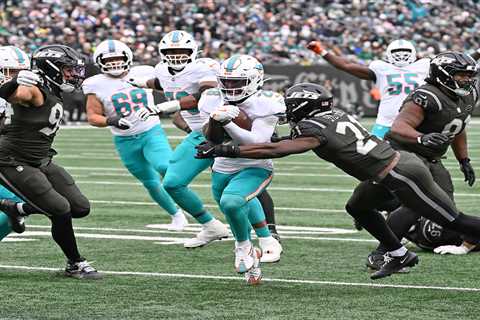 Aaron Glenn laments Jets’ ‘BS’ rushing defense after Dolphins erupt for 239 yards