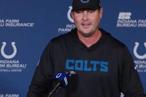 Troy Aikman shows off insane workout as he piggybacks off Philip Rivers return