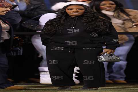 Simone Biles shades Packers with cheese grater hat after Bears husband rallies in overtime