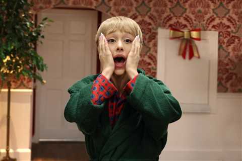 Ariana Grande Hosts ‘SNL’ for the Third Time: All 9 Sketches Ranked