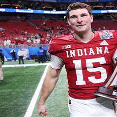 Fernando Mendoza’s No. 1 pick odds surge after Dante Moore’s Oregon decision