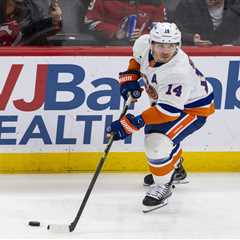 Rehabbing Bo Horvat set to stay in New York for rest of Islanders’ road trip