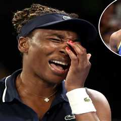 Venus Williams spoils historic Australian Open match with epic third set collapse