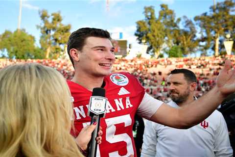 ‘Locked in’ Fernando Mendoza finds out Indiana’s CFP semifinal opponent in hilarious fashion