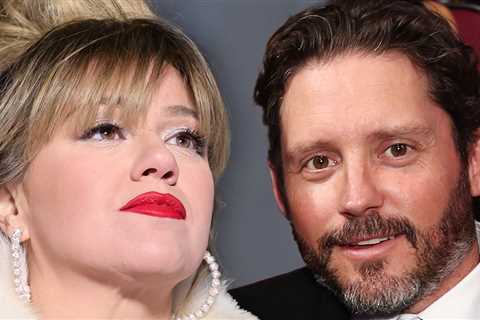 Kelly Clarkson Shares How Her Kids Are Coping After Brandon Blackstock's Death