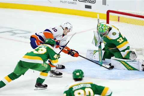 Simon Holmstrom’s overtime goal secures Islanders’ big win over Wild