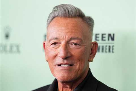 White House Says It’s Too Busy to React to ‘Random Songs With Irrelevant Opinions’ in Reaction to..