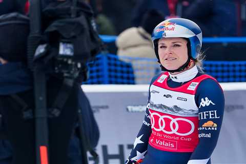 Lindsey Vonn defiant after injuring knee in horror crash: ‘My Olympic dream is not over’
