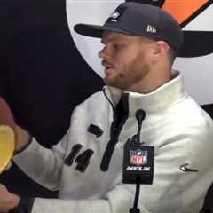 Sam Darnold serenaded with ‘Ham for Sam’ chants at Super Bowl Opening Night