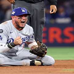 Dodgers’ Miguel Rojas returns on a $5.5 million free-agent deal