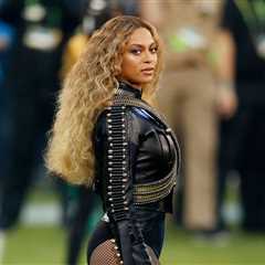 How to Book a Superstar for the Super Bowl Halftime Show