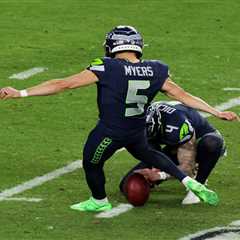 Seahawks kicker Jason Myers kisses wife after 17-point effort in Super Bowl 2026 win