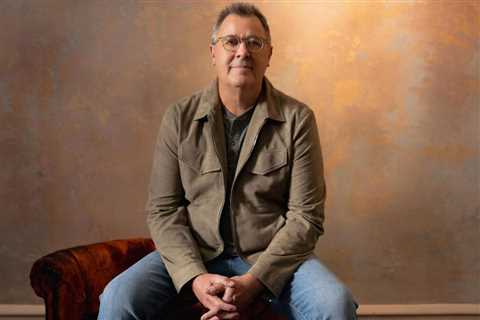 Vince Gill Talks His EP Series ’50 Years From Home,’ Collaborating With ERNEST, Jake Worthington &..