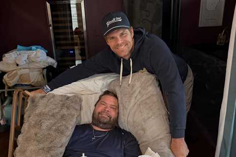 Greg Olsen Posts Heartbreaking Tribute After Brother Chris’ Death