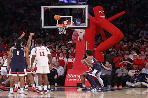 St. John’s fans did their part — and more — during electrifying UConn win