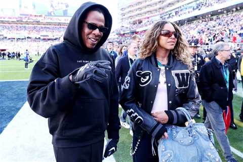 Jay-Z Spotted With Daughters Blue Ivy & Rumi at Super Bowl 2026