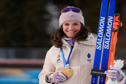 Julia Simon wins Olympic gold months after credit card scandal involving teammate