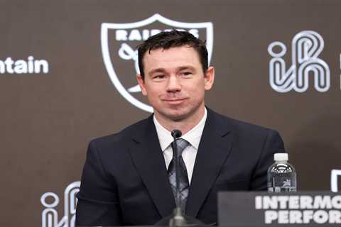 Tom Brady keyed on Klint Kubiak early on, and now they’re together in Las Vegas