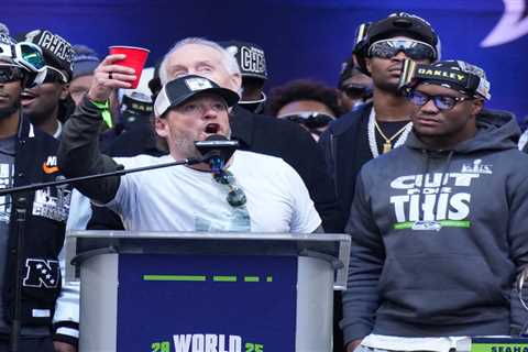Seahawks GM’s parade contract joke falls flat with Super Bowl 2026 MVP Kenneth Walker III