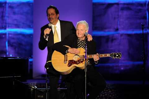 After Billy Steinberg’s Death, Co-Writer Tom Kelly Visits Their Five Hot 100 No. 1s Including..