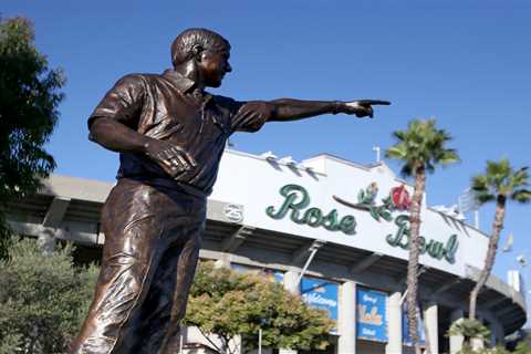 Terry Donahue event helps disadvantaged players reach college