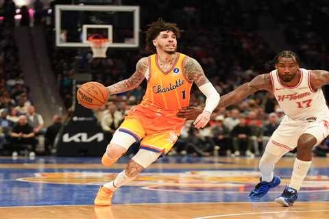 Hornets’ LaMelo Ball storms out of press conference after car crash questions